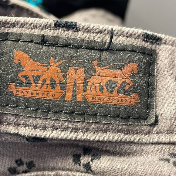 Levi 535 grey with black designs leggings - Picture 11 of 14